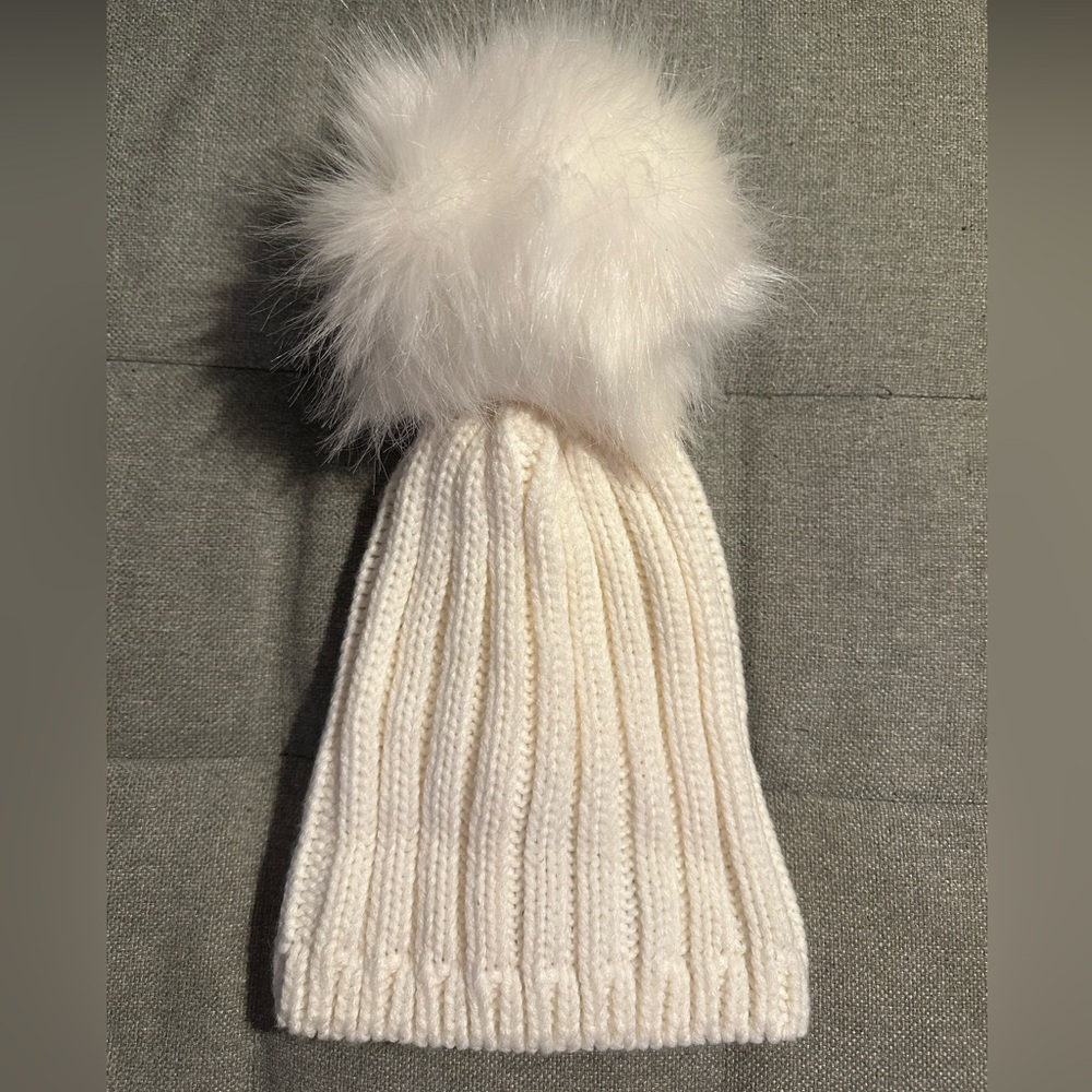 Steve Madden | Ivory Giant Pom Beanie